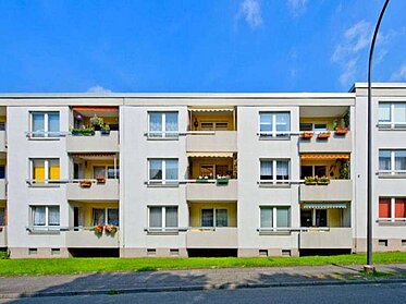 Balkon- und Fensterfassade eines unserer Mietobjekte in Wuppertal-Oberbarmen
