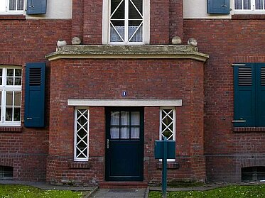 Hauseingang mit Briefkasten eines unserer Mietobjekte in Duisburg-Hüttenheim