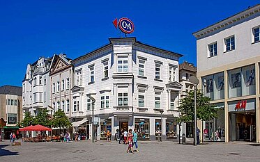 Vorplatz einer Einkaufmeile in Iserlohn