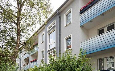Fensterfassade und Balkone eines unserer Mietobjekte in Gelsenkirchen-Bulmke-Hüllen