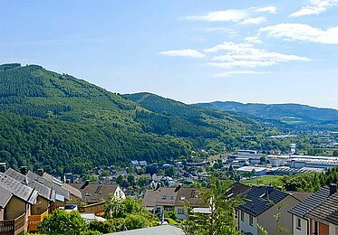 Panoramaaussicht auf die Innenstadt von Plettenberg